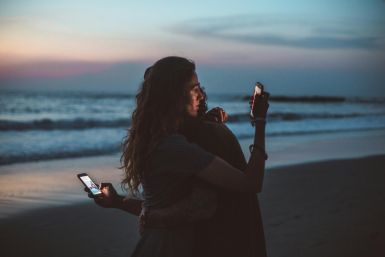 couple, tinder, bumble